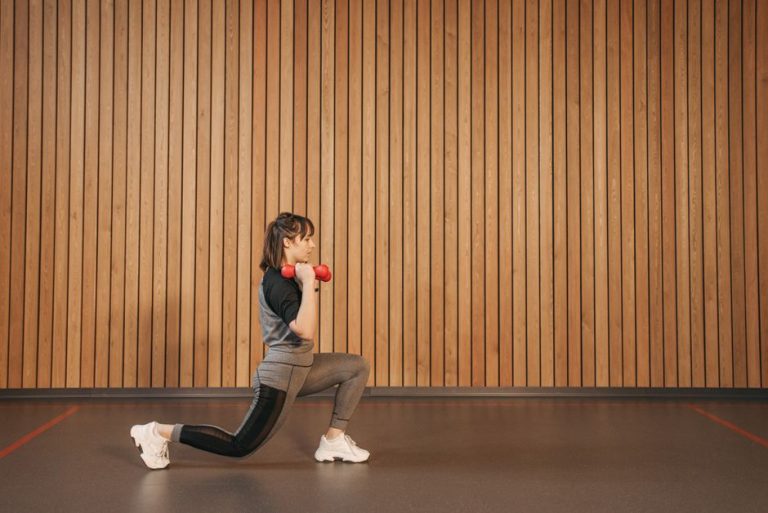 dumbbell lunge legs