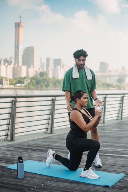 The Step-by-Step Dumbbell Lunge Technique