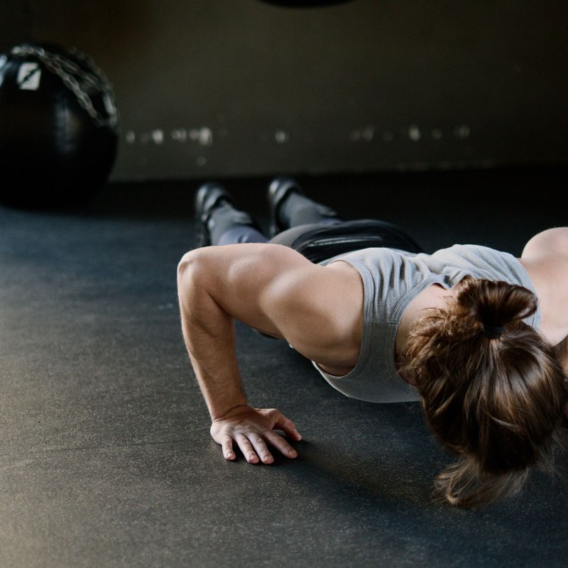 How to Start Training With a Weighted Vest at Home