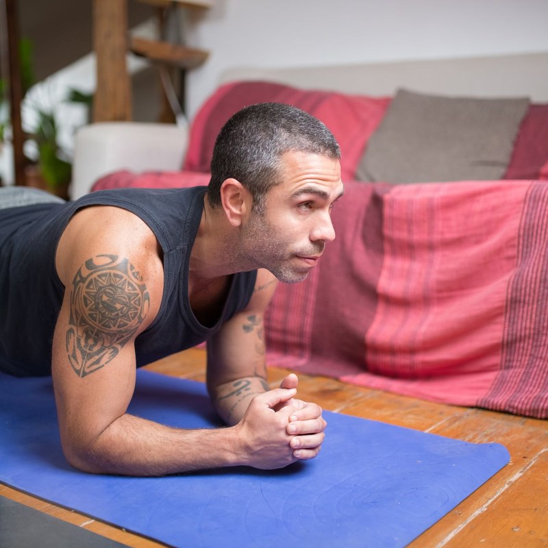 The 20-Minute No-Equipment Hotel Workout